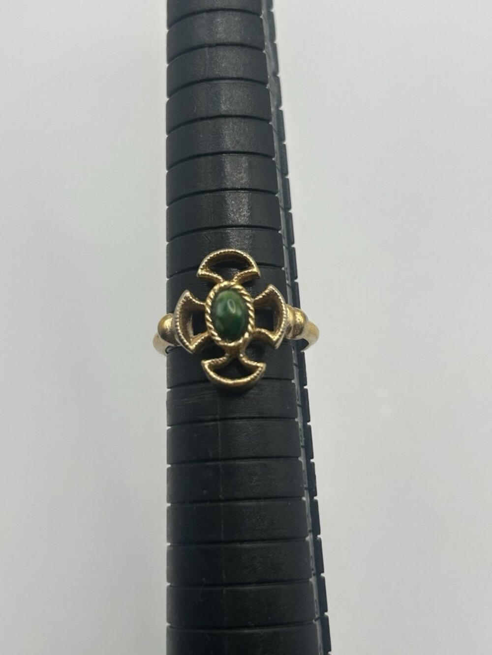 Vintage 1973 Avon Baroness Ring Gold Tone Faux Jade Maltese Cross Size 7.5 Gift - Picture 12 of 12